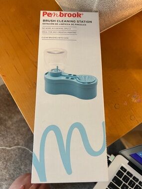 NWT Pembrook Brush Cleaning Station - Light Blue